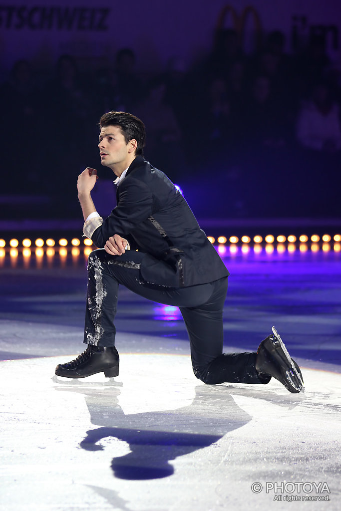 Stéphane Lambiel "Please Don't Stop The Music"